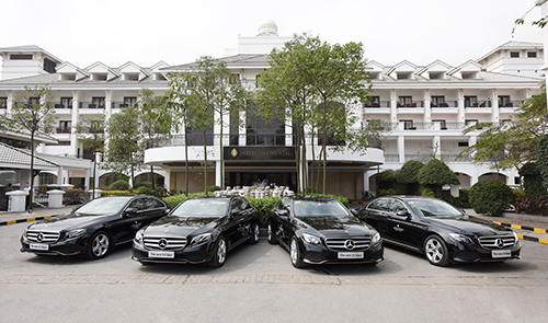 Mercedes-Benz Việt Nam bàn giao 4 xe E-Class cho InterContinental Hanoi Westlake ảnh 1